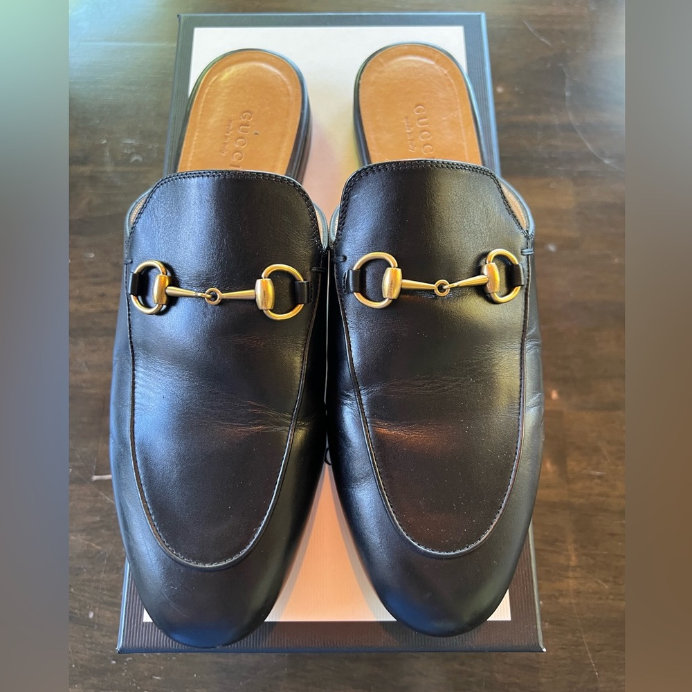 Gucci Black Leather Loafers with Gold Hardware